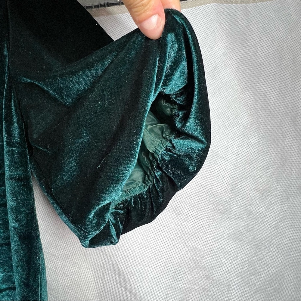 NWOT Anthropology THML Emerald Velvet Ruffle Blouse Size Small - Picture 5 of 7
